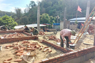 <a href="/tin-tuc-su-kien/thong-tin-kinh-te" title="Thông tin kinh tế" rel="dofollow">Kinh tế - Chính trị</a>