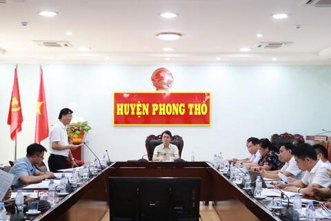 Đồng chí Hà Trọng Hải - PCT UBND tỉnh Kiểm tra tình hình triển khai thực hiện Chương trình xóa nhà tạm, nhà dột nát tại huyện Phong Thổ
